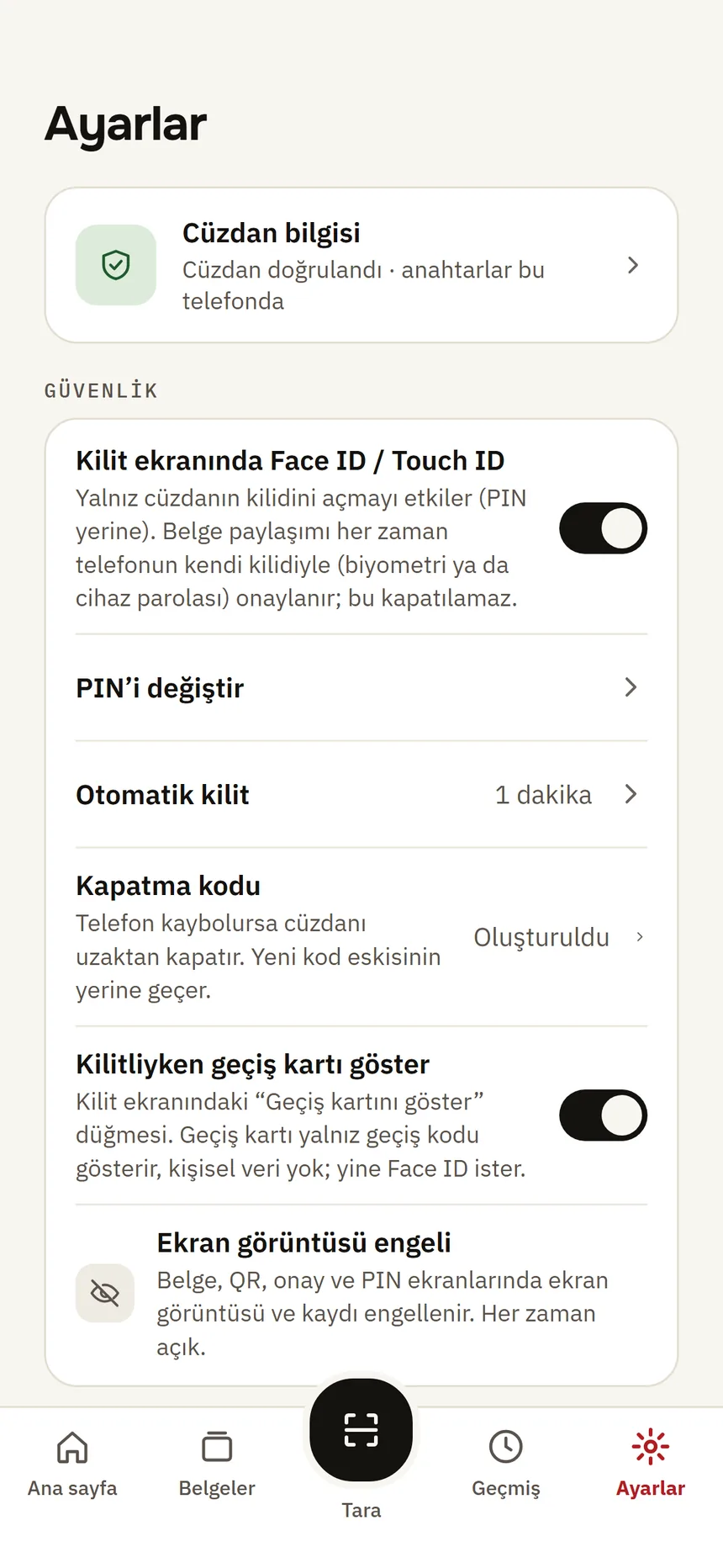 The security section in Settings: Face ID on the lock screen, change PIN, auto-lock, revocation code, pass while locked and screenshot blocking.